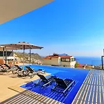 4 Bedroom Vilă *