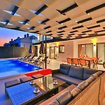 4 Bedroom Vilă