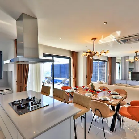 4 Bedroom *