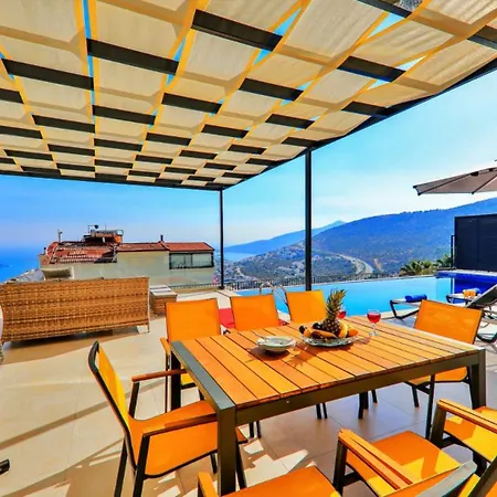 Villa 4 Bedroom *