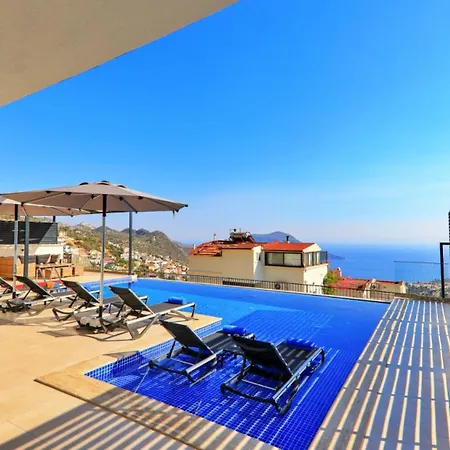 4 Bedroom Villa *