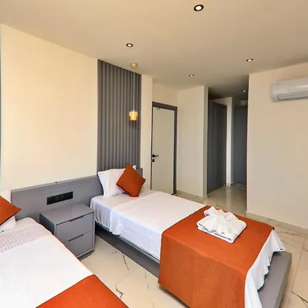 4 Bedroom - 6340 Villa