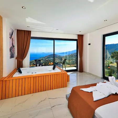 4 Bedroom - 6340 Villa