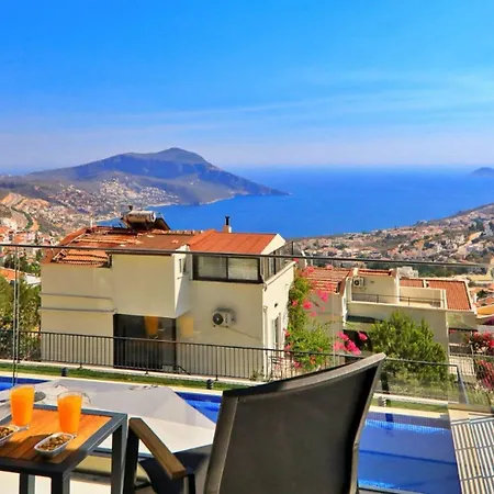 Villa 4 Bedroom - 6340