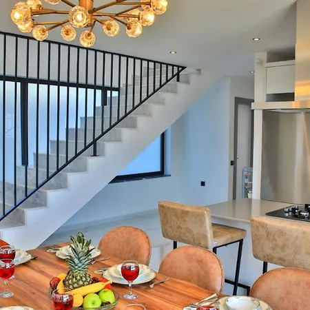 4 Bedroom - 6340 Villa *